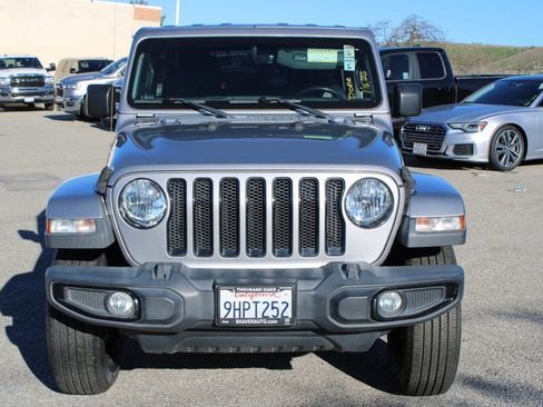 Used 2019 Jeep Wrangler Unlimited Sahara image 2