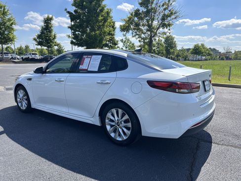 Used 2018 Kia Optima S w/ Panoramic Sunroof Package FWD image 7