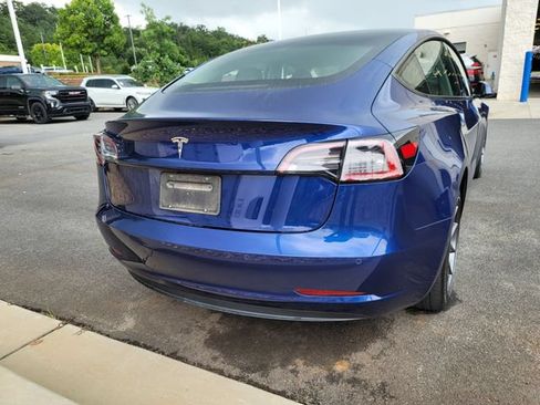 Used 2021 Tesla Model 3 Standard Range Plus RWD image 3