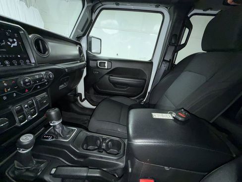 Used 2022 Jeep Wrangler Unlimited Sport image 24