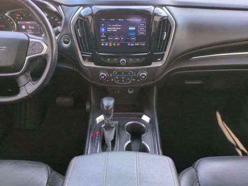 Used 2021 Chevrolet Traverse RS image 18