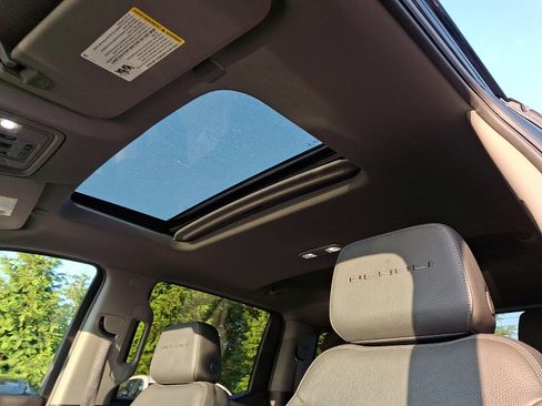 Certified 2021 GMC Sierra 1500 Denali w/ Denali Ultimate Package AWD/4WD image 16