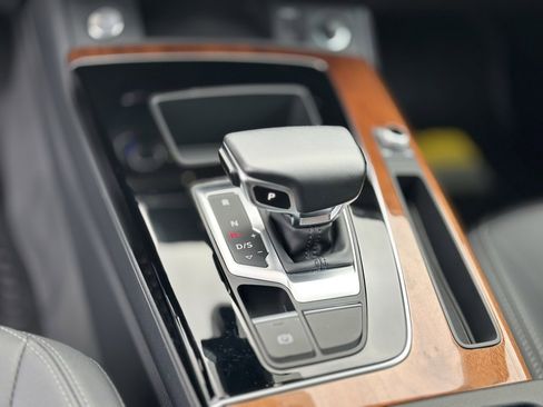 Used 2023 Audi Q5 2.0T Premium w/ Convenience Package image 16