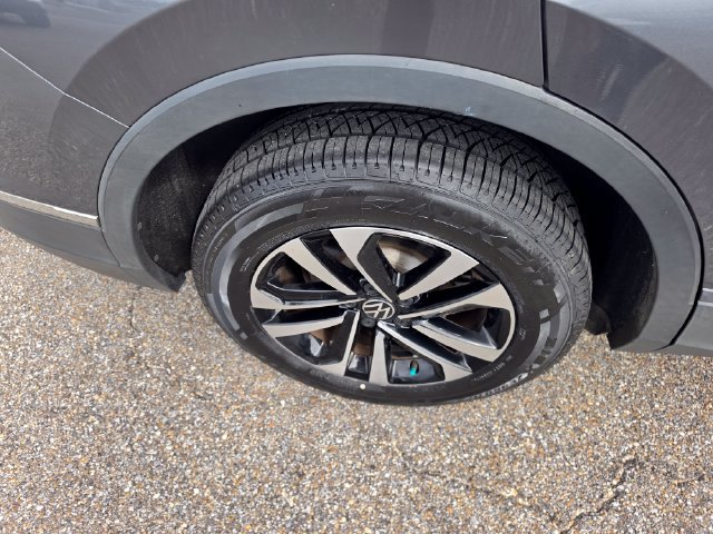 Used 2023 Volkswagen Tiguan S AWD/4WD image 11