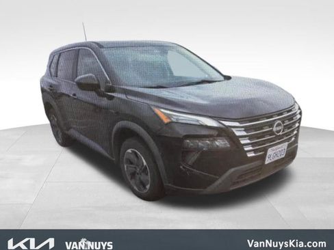 Used 2024 Nissan Rogue SV FWD image 1