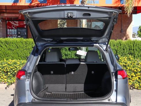 Used 2022 Toyota Corolla Cross L image 8