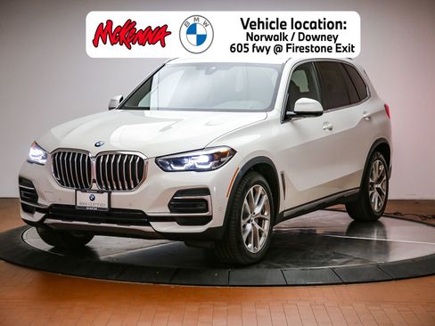 Certified 2022 BMW X5 xDrive40i w/ Parking Assistance Package AWD/4WD image 1