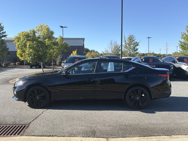 Certified 2022 Nissan Altima 2.5 SR w/ Midnight Edition Package AWD/4WD image 8