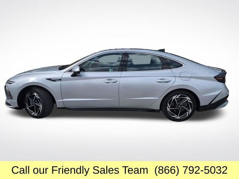 Used 2024 Hyundai Sonata SEL w/ Convenience Package FWD image 2
