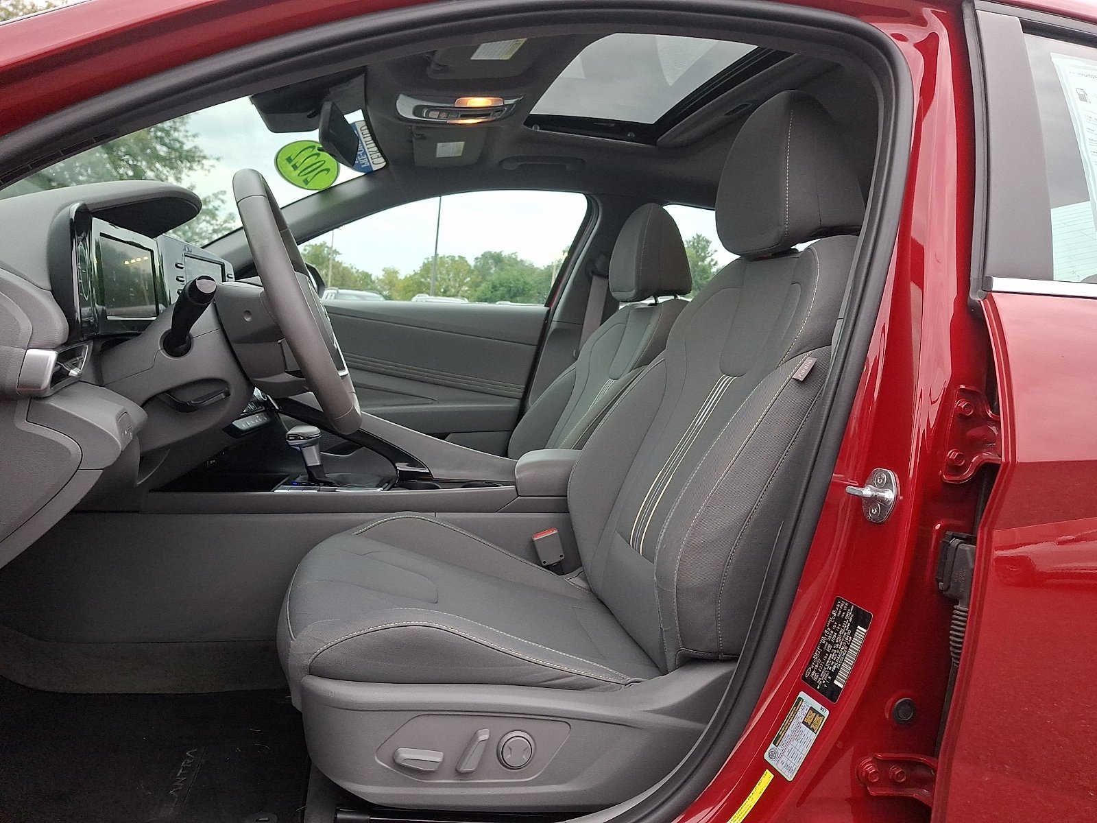 Certified 2022 Hyundai Elantra SEL w/ Convenience + Premium Package FWD image 14