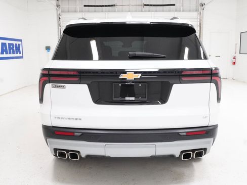 Used 2024 Chevrolet Traverse LT FWD image 7