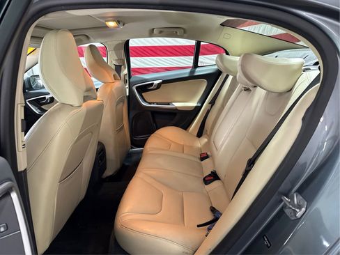 Used 2017 Volvo S60 T5 Dynamic image 10