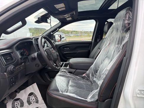Certified 2024 Nissan Titan PRO-4X w/ Pro-4x Convenience Package AWD/4WD image 7