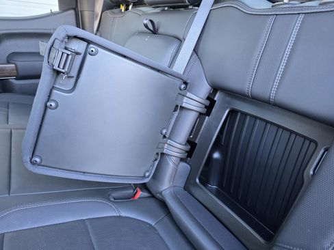 Used 2022 Chevrolet Silverado 1500 High Country image 14