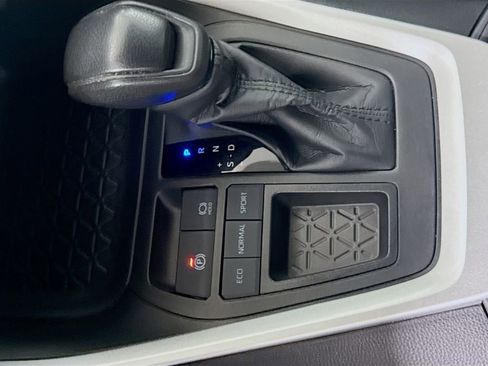 Certified 2021 Toyota RAV4 LE image 16