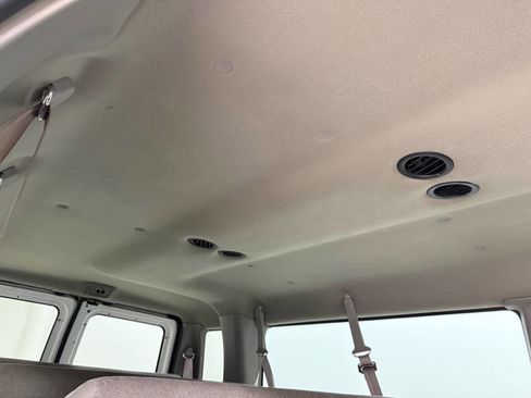 Used 2001 Ford E-350 and Econoline 350 XLT image 34
