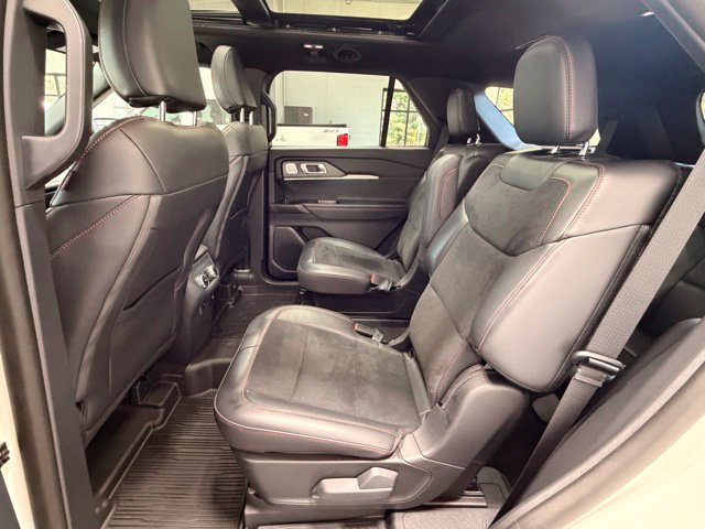 Used 2025 Ford Explorer ST AWD/4WD image 16