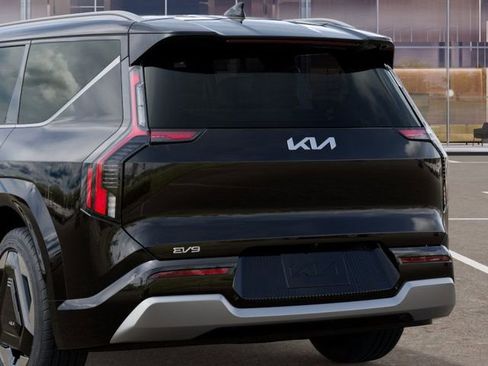 New 2026 Kia EV9 Land image 14