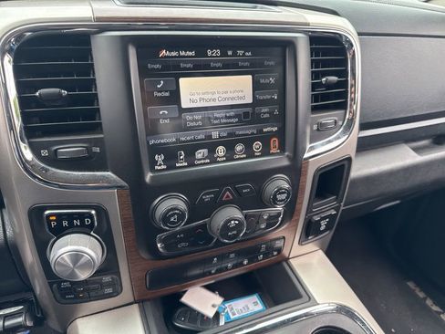 Used 2017 RAM 1500 Laramie w/ Convenience Group AWD/4WD image 8