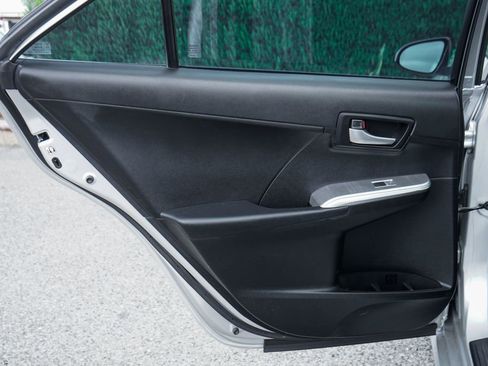 Used 2012 Toyota Camry SE FWD image 27