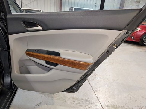 Used 2011 Honda Accord EX image 21