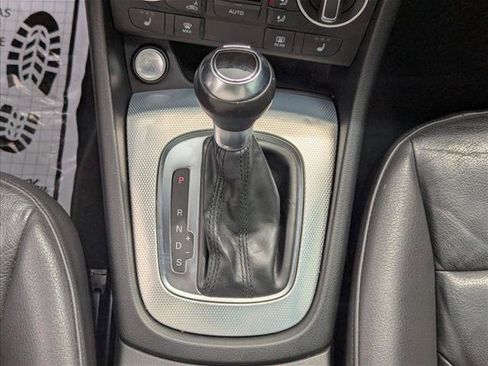 Used 2018 Audi Q3 2.0T Premium w/ Convenience Package FWD image 12
