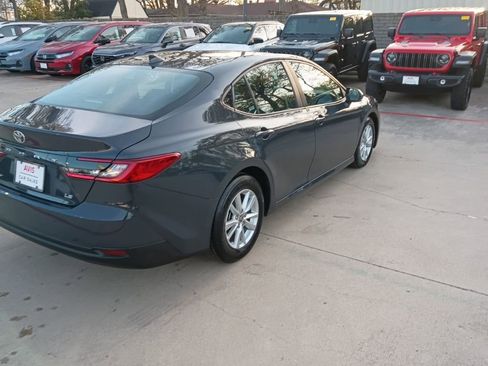 Used 2025 Toyota Camry LE image 9