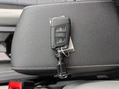 Used 2025 Volkswagen Taos S w/ Taos MDO Package image 34