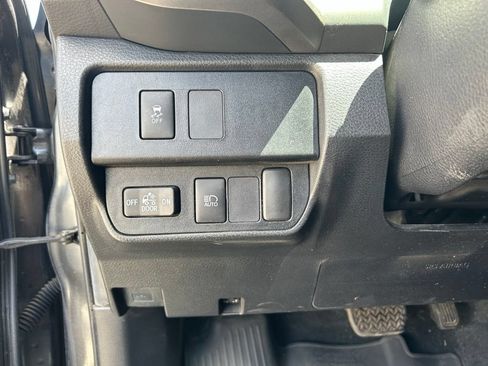Used 2022 Toyota Tacoma SR5 AWD/4WD image 18