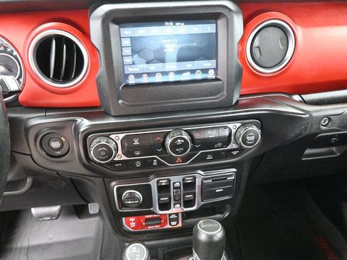 Used 2020 Jeep Gladiator Rubicon AWD/4WD image 19