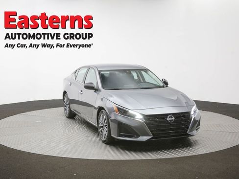 Used 2025 Nissan Altima 2.5 SV FWD image 47