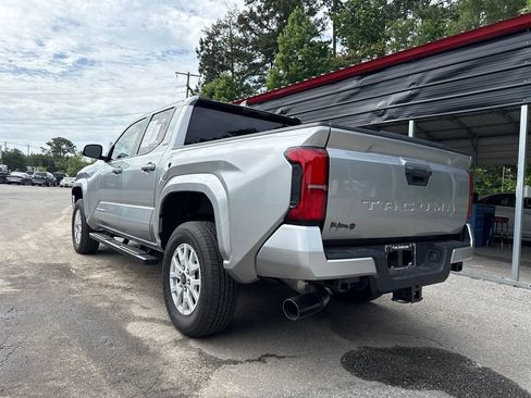 Used 2024 Toyota Tacoma SR5 RWD image 5