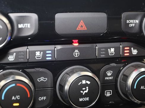 Used 2022 RAM 2500 Laramie AWD/4WD image 8