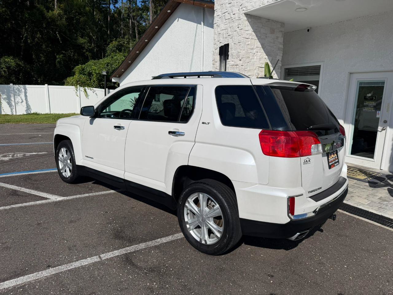 Used 2017 GMC Terrain SLT w/ Open Road Package FWD image 11