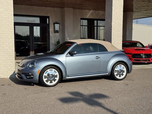 Used 2019 Volkswagen Beetle 2.0T Final Edition SEL image 4