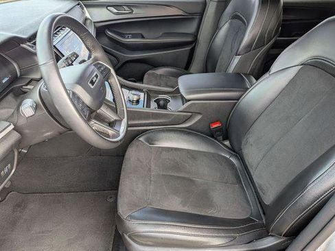 Certified 2024 Jeep Grand Cherokee L Laredo image 12