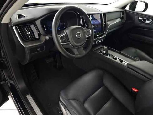 Certified 2025 Volvo XC60 B5 Core AWD/4WD image 18