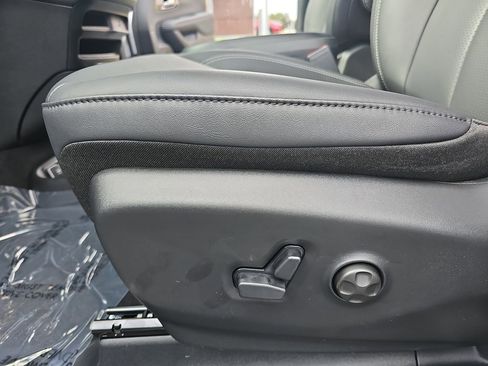 New 2026 Chrysler Pacifica Select image 30