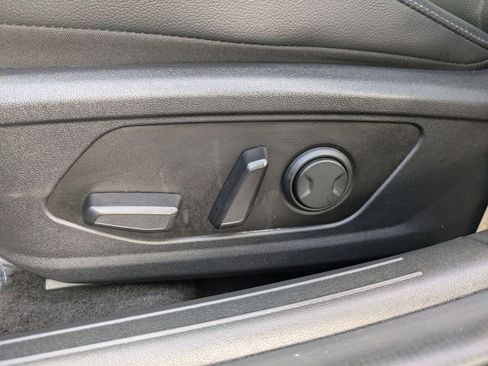 Certified 2025 Hyundai Elantra Limited image 15