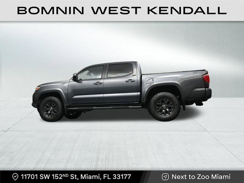 Used 2022 Toyota Tacoma SR5 w/ Technology Package image 21