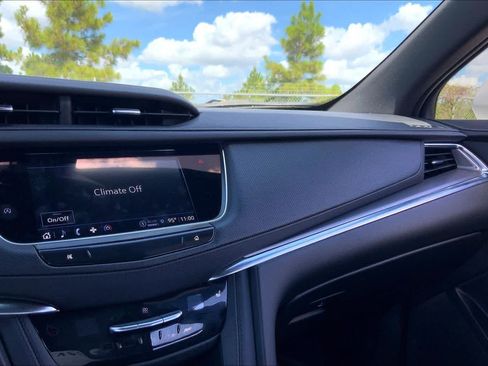Used 2025 Cadillac XT5 Luxury w/ LPO, Floor Liner Package FWD image 35