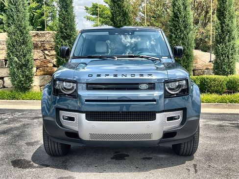 Used 2025 Land Rover Defender 110 S image 8