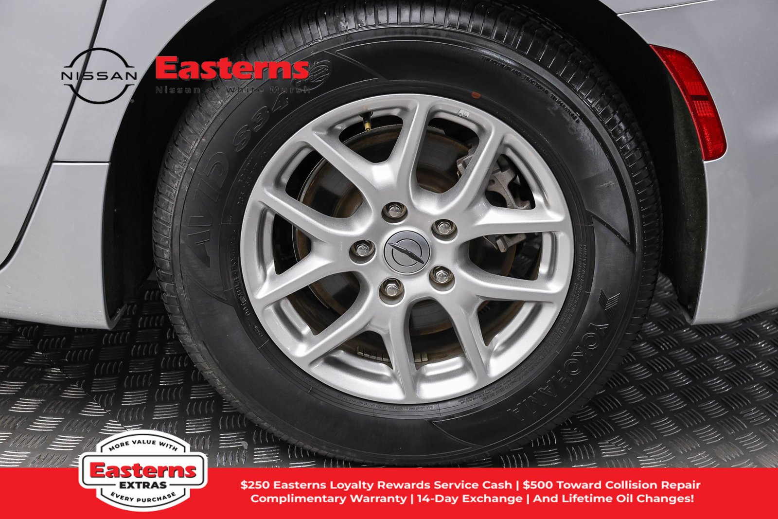 Used 2024 Chrysler Pacifica Touring-L FWD image 8