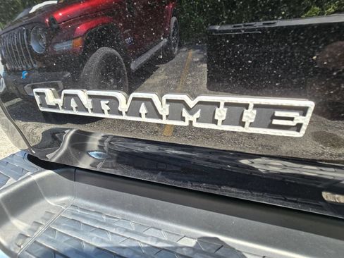 Used 2019 RAM 1500 Laramie AWD/4WD image 15