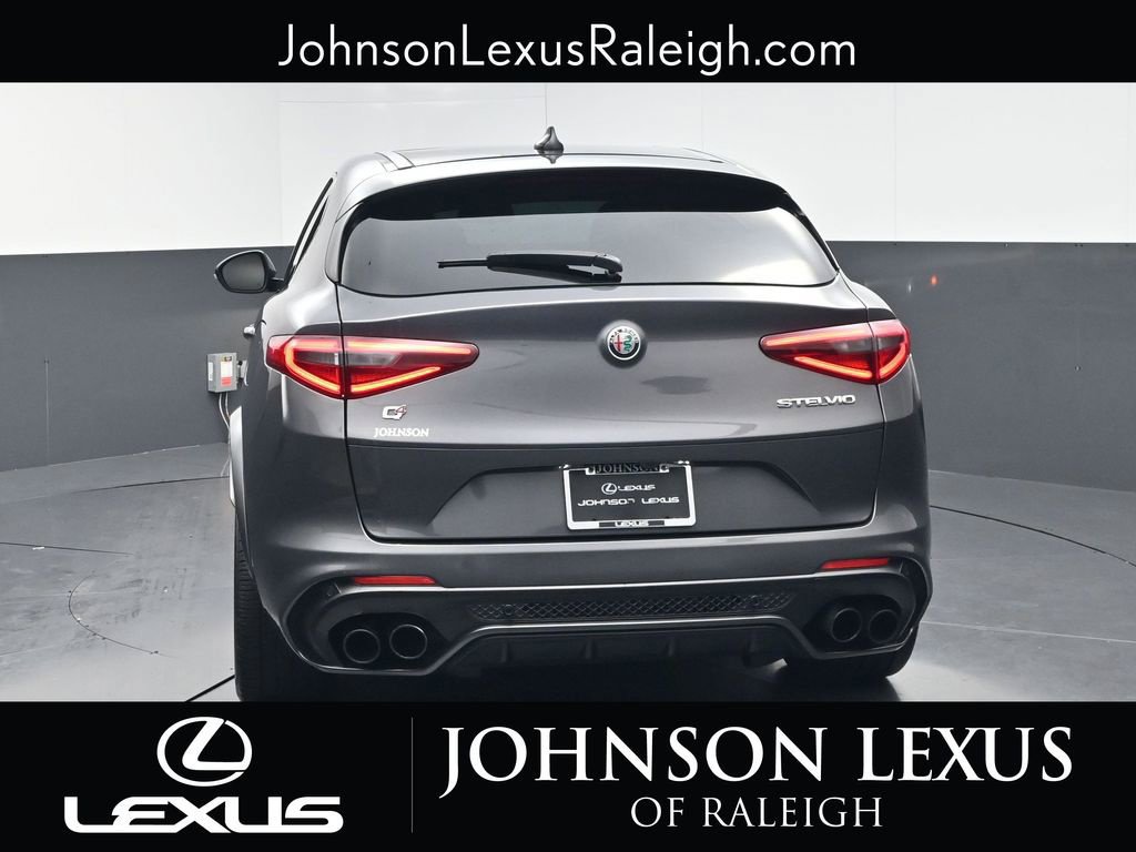Used 2018 Alfa Romeo Stelvio Quadrifoglio w/ Driver Assist Dynamic Package AWD/4WD image 8