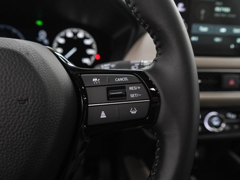 Used 2027 Honda HR-V EX-L image 26