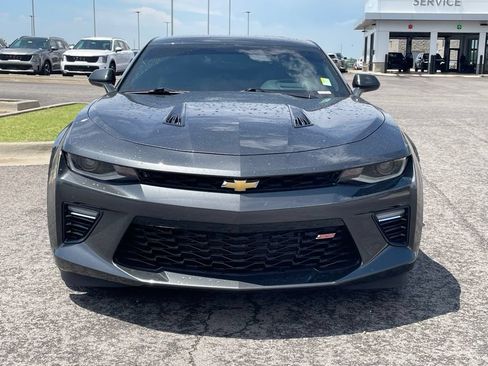 Used 2018 Chevrolet Camaro SS RWD image 2