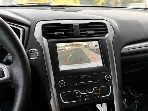 Used 2019 Ford Fusion SE image 34