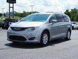 Used 2020 Chrysler Pacifica Touring-L image 3