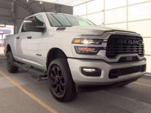 Used 2026 RAM 2500 Big Horn AWD/4WD image 4